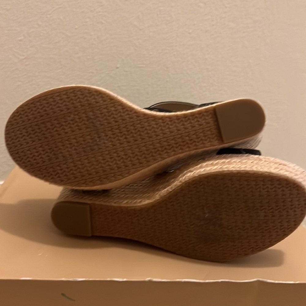 Michael Kors wedges NEW! - Picture 3 of 4